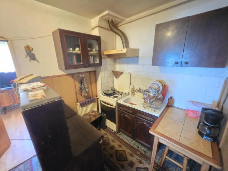 Apartament cu 2 camere semidecomandat în Craiter
