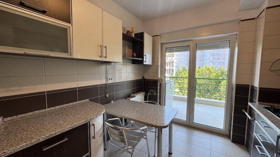 Apartament cu 3 camere semidecomandat, mobilat în Herăstrău