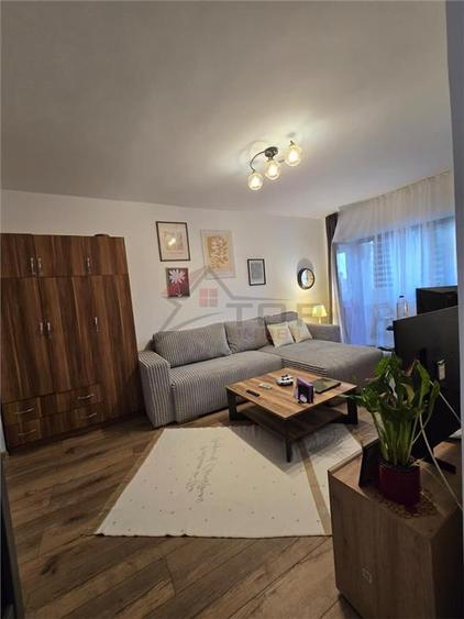 Apartament cu 2 camere semidecomandat în Dacia