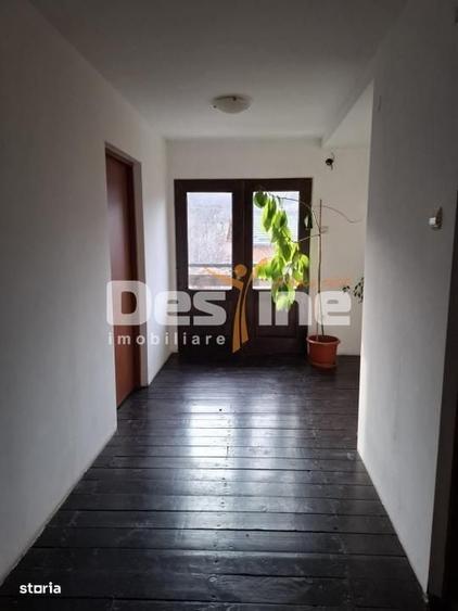 Casă cu 4 camere cu Teren 1521 Mp în Poiana