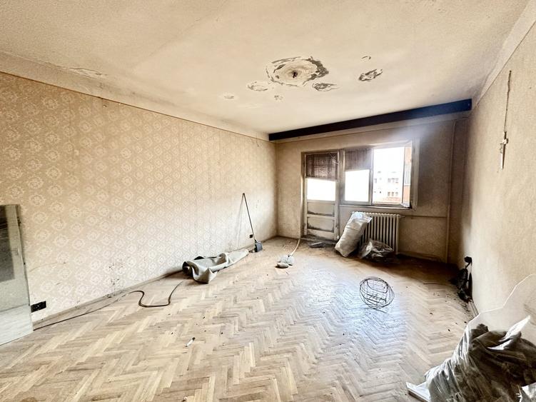 Apartament cu 3 camere decomandat în Soarelui