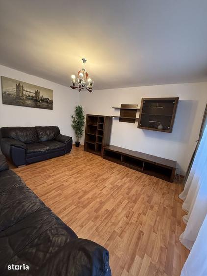 Apartament cu 3 camere în Tei