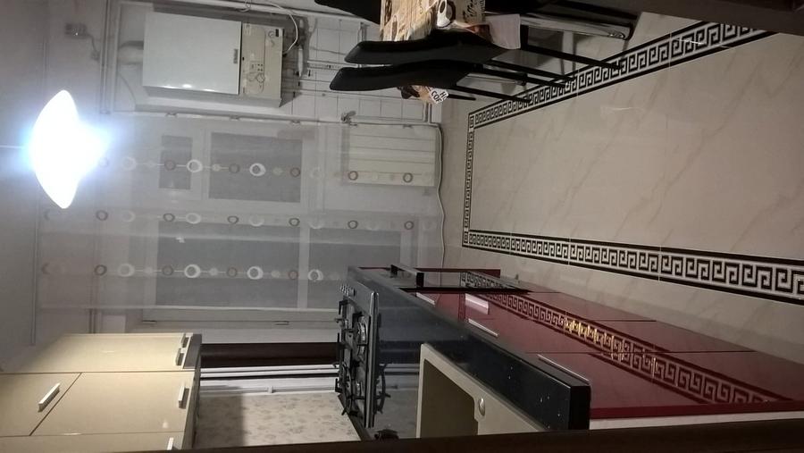 Apartament cu 3 camere decomandat în Libertății