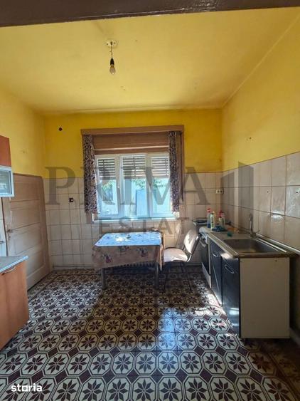 Casă cu 8 camere cu Teren 908 Mp în Steaua
