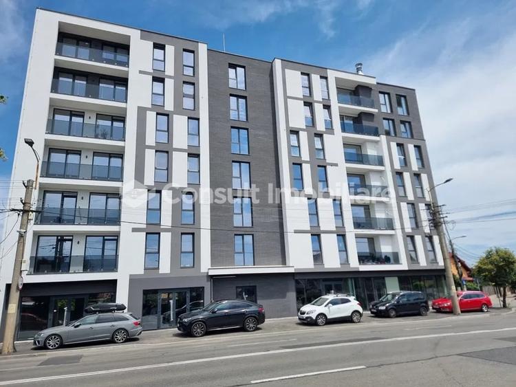 Apartament cu 4 camere semidecomandat în Mărăști