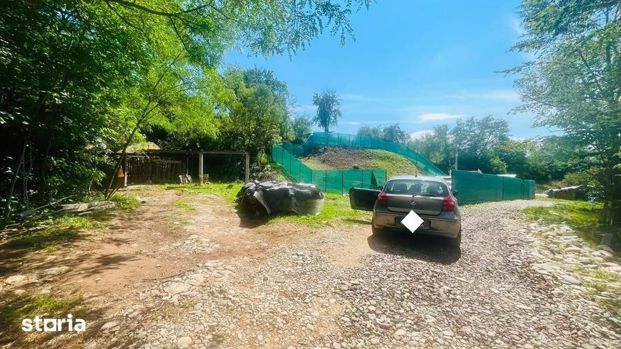 Casă cu 2 camere cu Teren 713 Mp în Petros