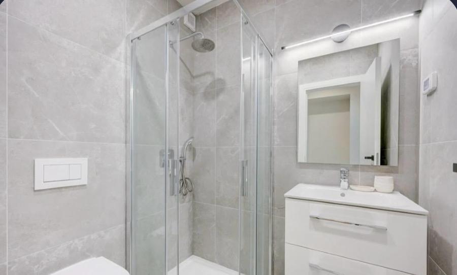 Apartament cu 3 camere decomandat, mobilat în Pipera