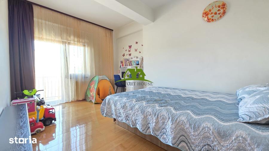 Apartament cu 3 camere decomandat în Republicii