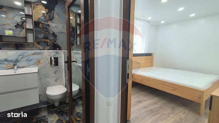 Apartament cu 3 camere semidecomandat în Sârbi