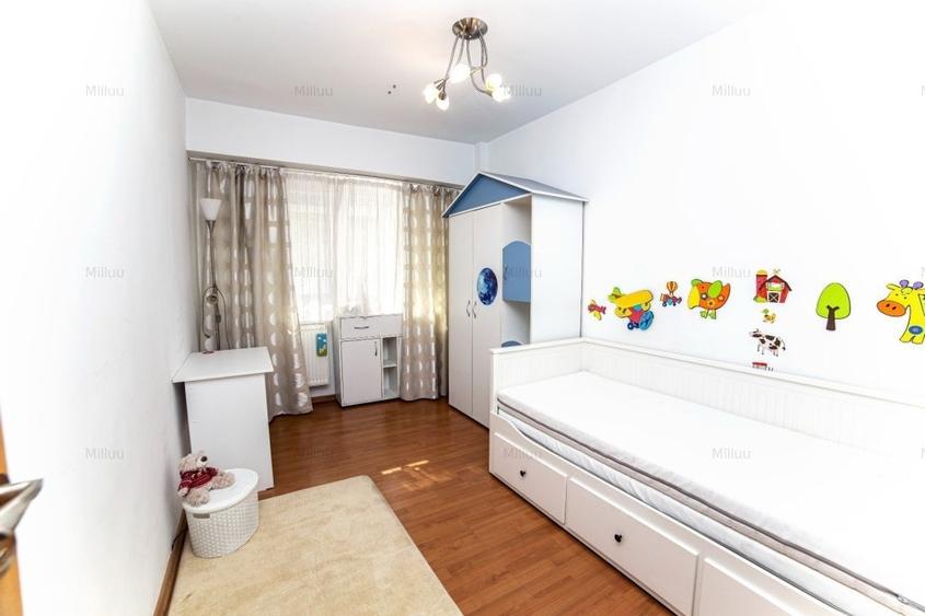 Apartament cu 3 camere decomandat în Berceni