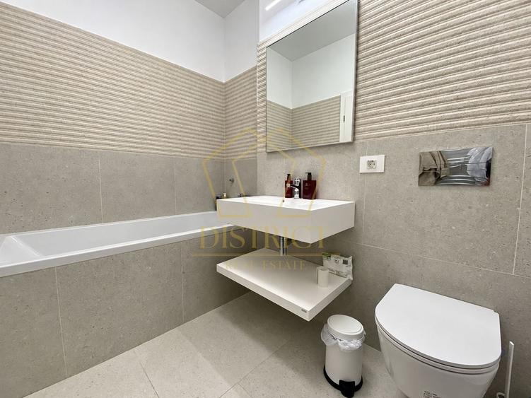 Apartament cu 3 camere decomandat, mobilat în Central