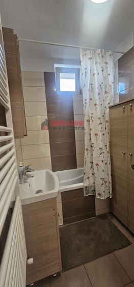 Apartament cu 3 camere decomandat în Bartolomeu