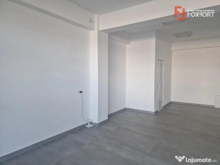 Spațiu comercial, de 53 mp, în Izvin