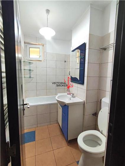 Apartament cu 2 camere semidecomandat în Colentina