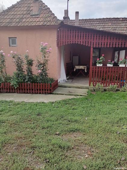 Casă cu 4 camere în Nicolae Bălcescu