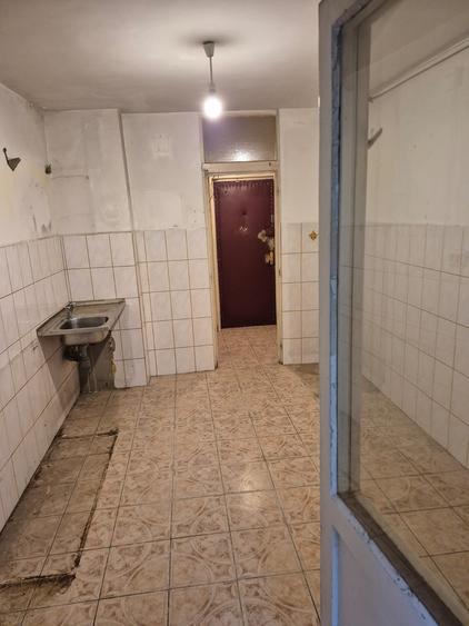 Apartament cu 3 camere nedecomandat în Militari