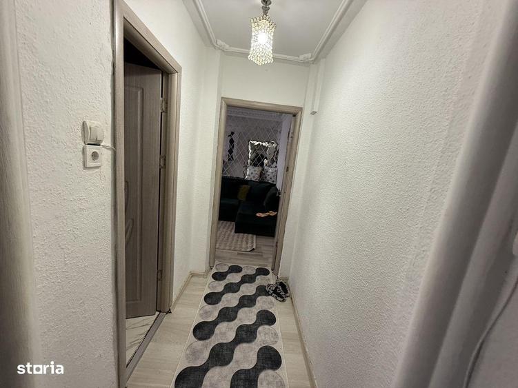 Apartament cu 3 camere semidecomandat în Groapa