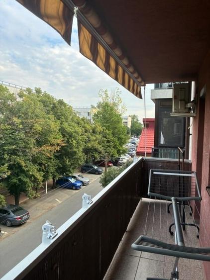 Apartament cu 3 camere decomandat, mobilat în Titan
