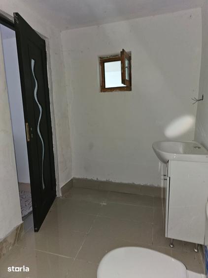 Casă cu 2 camere cu Teren 472 Mp în Vețel