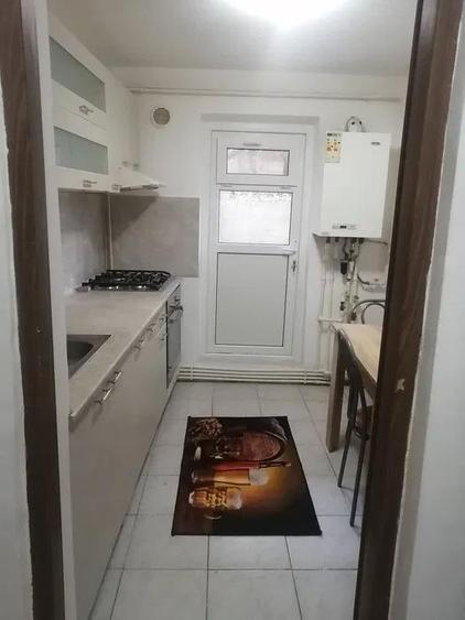 Apartament cu 2 camere decomandat, mobilat în Podul de Fier