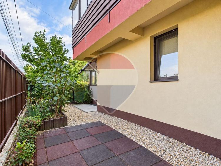Duplex cu 4 camere cu Teren 108 Mp în Central