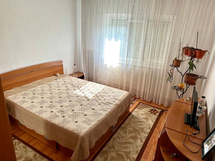 Apartament cu 3 camere decomandat în 1 Mai