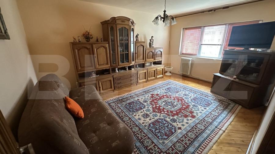 Apartament cu 3 camere decomandat, mobilat în Orăștie