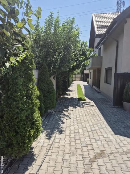 Casă cu 8 camere cu Teren 800 Mp în Central