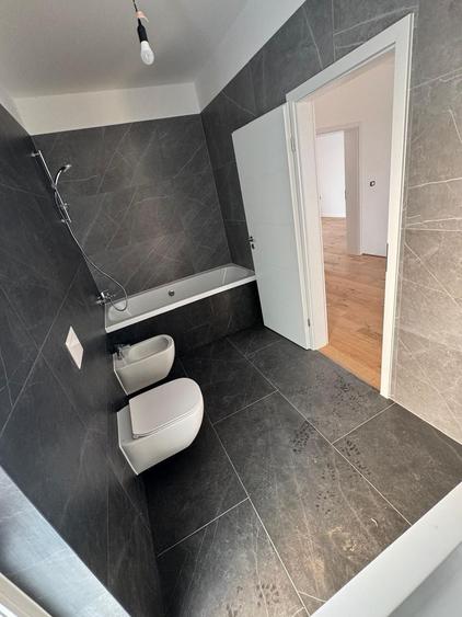 Duplex cu 5 camere cu Canalizare în Dumbrăvița