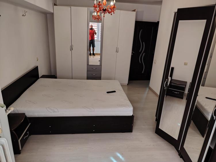 Apartament cu 3 camere decomandat în Dosu Bricii