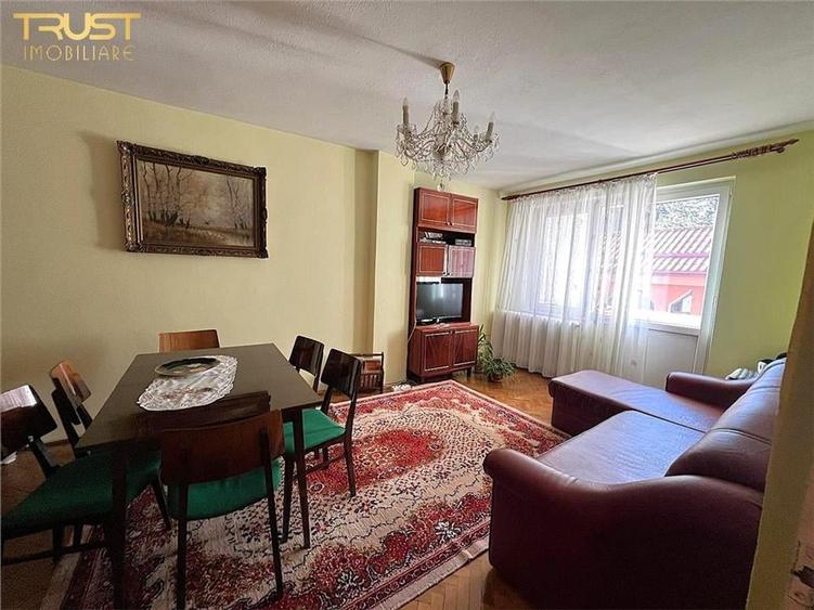 Apartament cu 3 camere decomandat, mobilat în Ultracentral