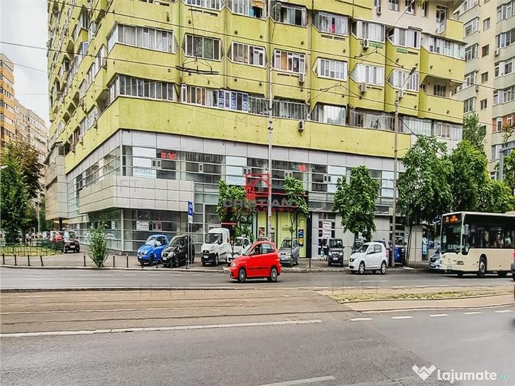 Apartament cu 3 camere decomandat, mobilat în Pantelimon