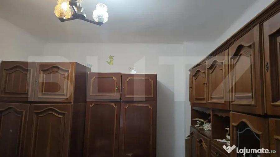 Casă cu 6 camere cu Teren 444 Mp în Nord