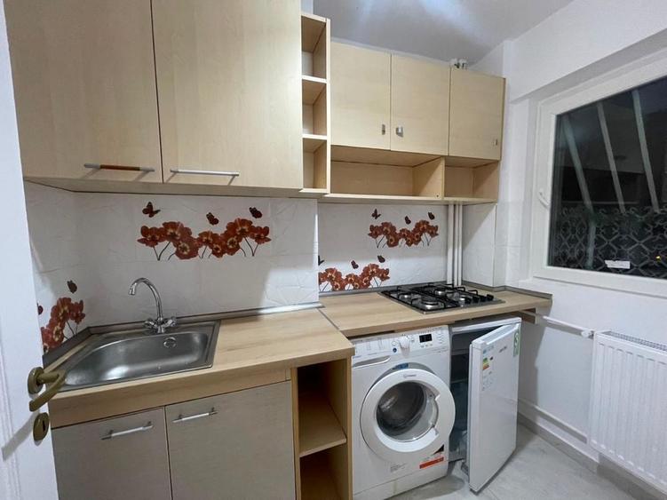 Garsonieră decomandată în Unirii
