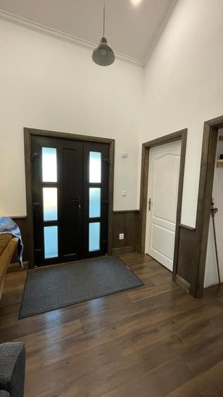 Casă cu 4 camere în Pătrăuți