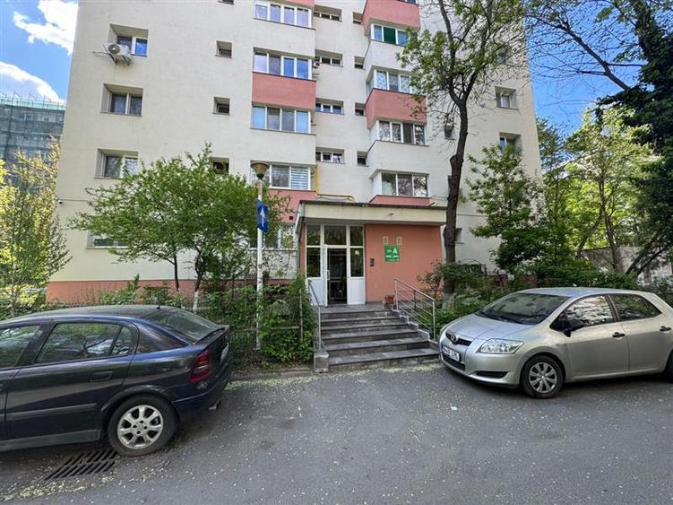 Basarabiei-2 minute de metrou, apartament 3 camere, bloc reabilitat, zona verde - 14