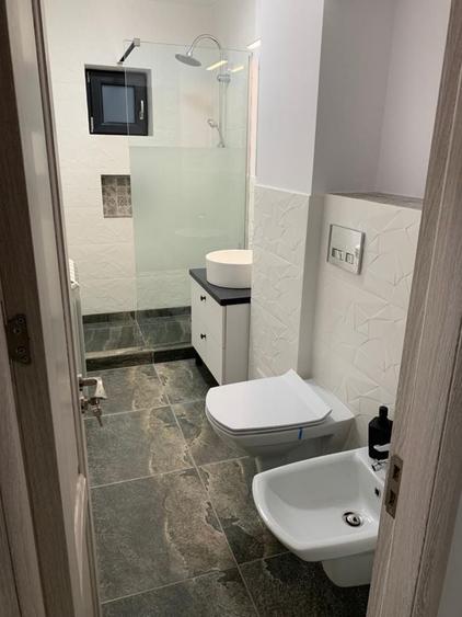 Apartament cu 2 camere decomandat în Faleză