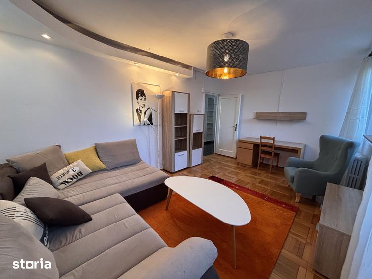 Apartament cu 2 camere decomandat, mobilat în Tei