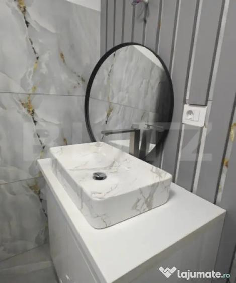 Garsonieră decomandată în Central