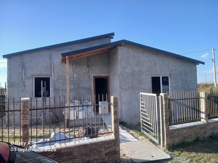 Casă cu 4 camere în Ograda