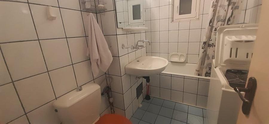 Republicii, zona buna, 2 camere, etaj 3 - 6