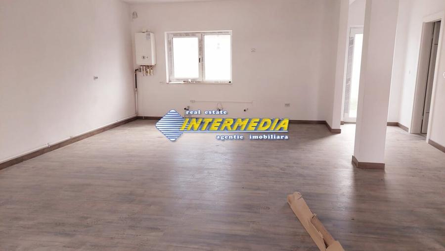 Casă individuală cu 4 camere cu Canalizare în Cetate