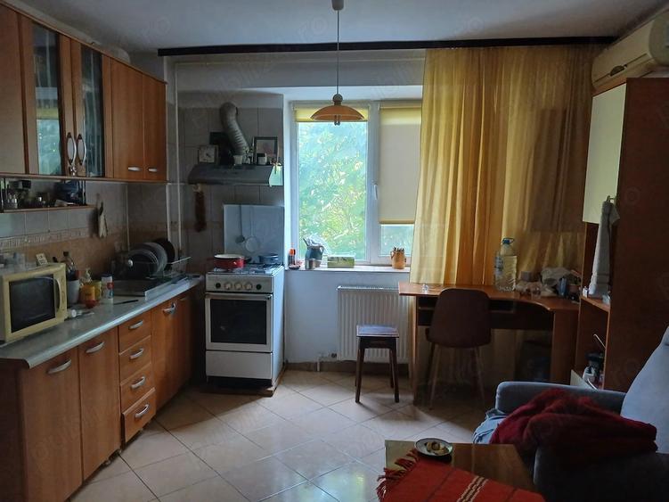 Garsonieră decomandată în Central