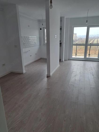 Apartament cu 3 camere decomandat în Galata