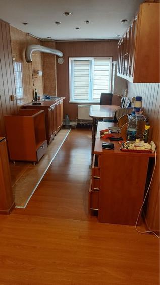 Apartament cu 2 camere decomandat în Petros