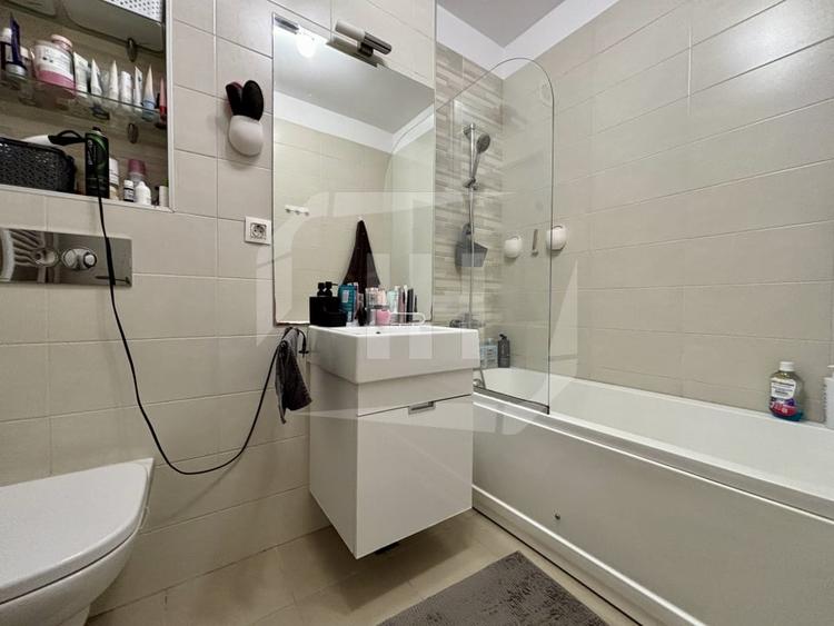 Apartament cu 2 camere semidecomandat, mobilat în Bună Ziua
