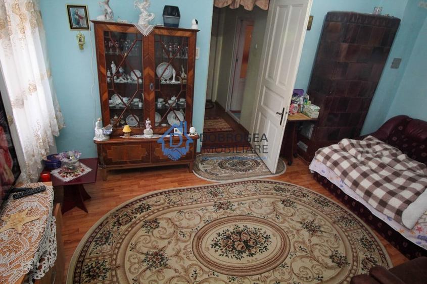 Casă individuală cu 3 camere cu Canalizare în Ultracentral