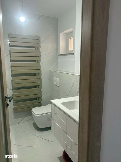 Apartament cu 3 camere decomandat în Astra