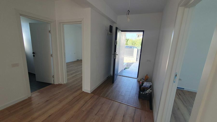 Casă cu 4 camere decomandat cu Teren 455 Mp în Berceni