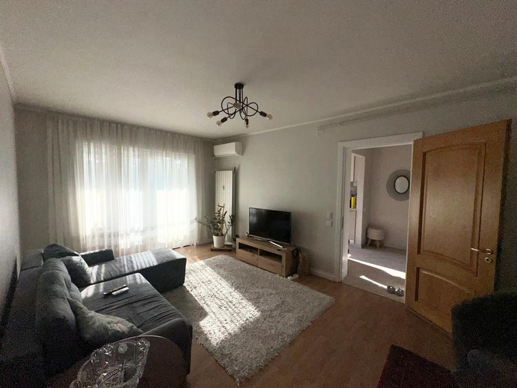 Apartament cu 3 camere semidecomandat, mobilat în Liviu Rebreanu